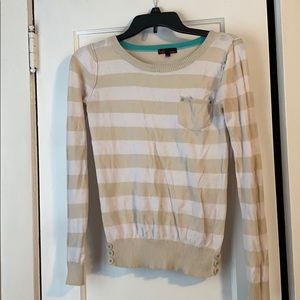 Horizontal striped sweater with pocket
